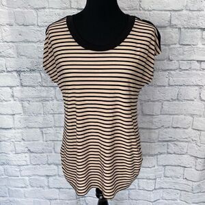 Belah & Codey women M scoopneck stripe top w/decorative shoulder buttons